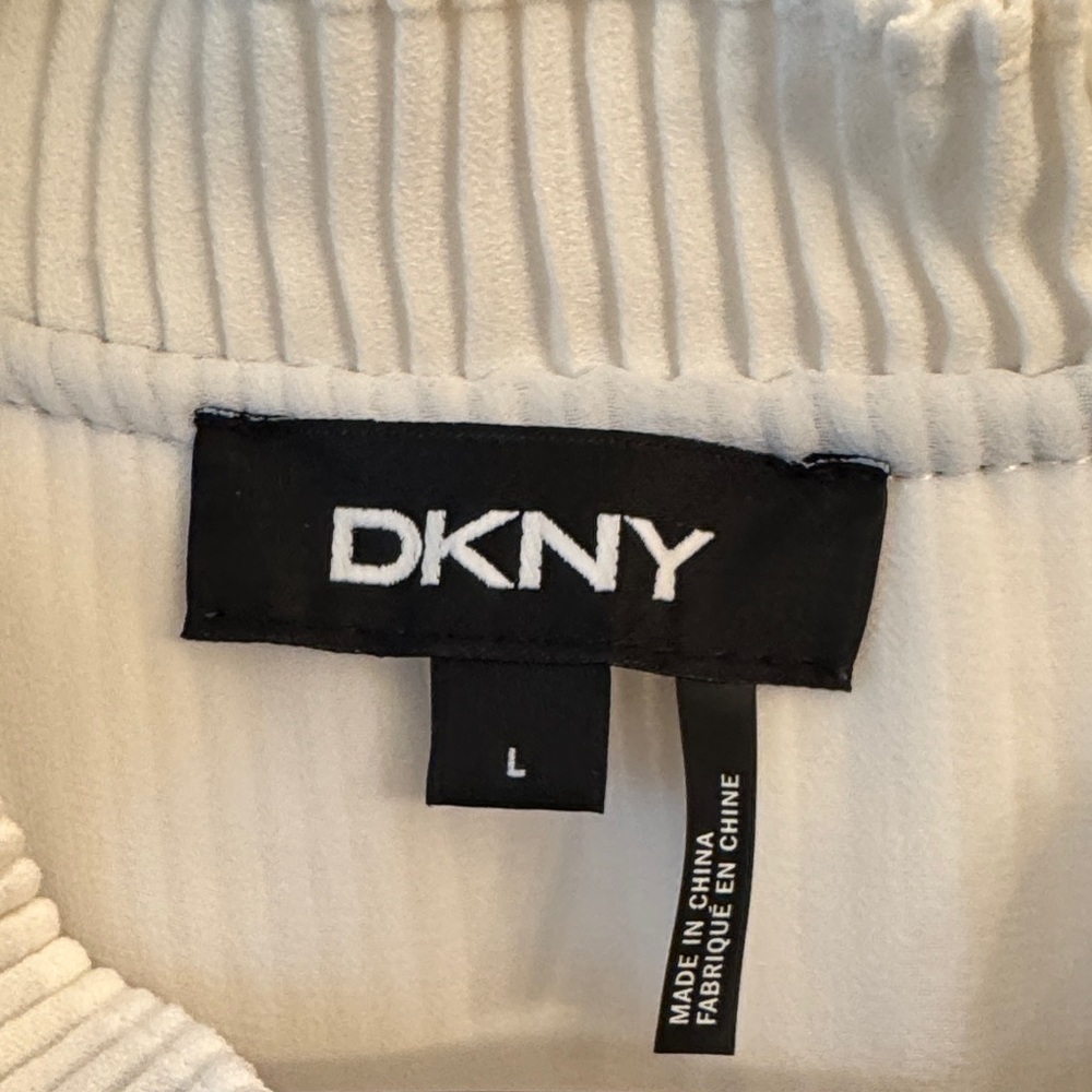 DKNY-White Pleated Sleeveless Top with Black Neck Tie Accent - Picture 4 of 5
